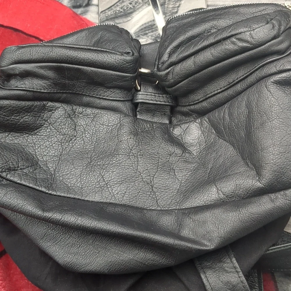 Pele Che Coco Black Leather Bag